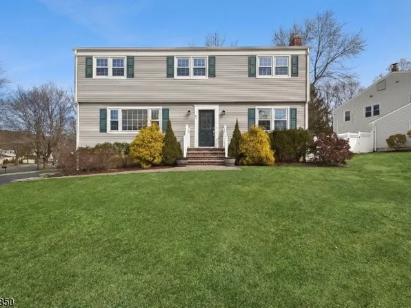 63 Mountain Ave, Mendham Boro, NJ 07945