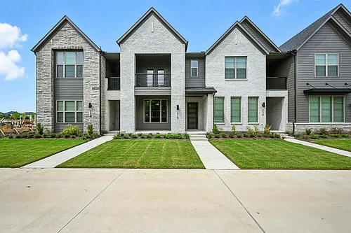 2528 Campden Mews Photo 1