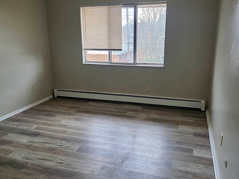 1351 Ohmer Ave — Photo 6