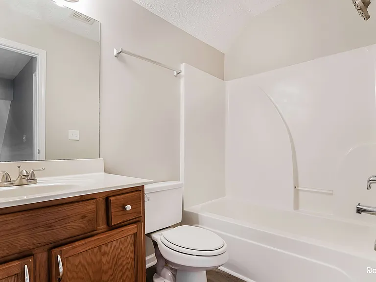 5628 Hickory Park Dr — Photo 9