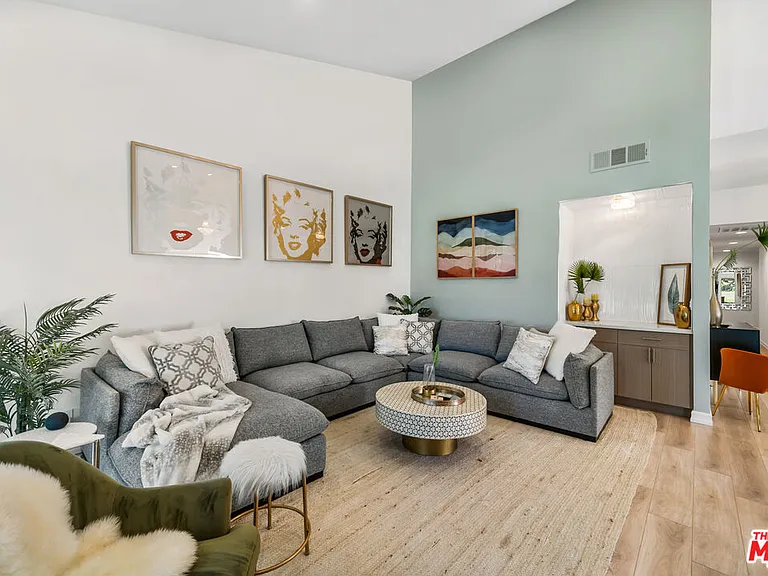 55090 Riviera — Photo 27