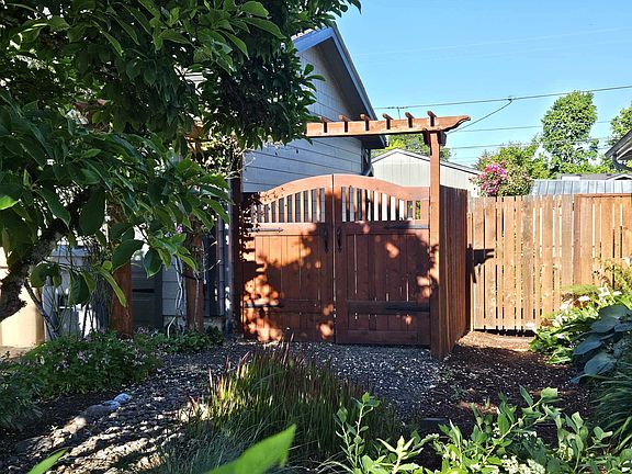 3rd image of 2335 NW 13th St