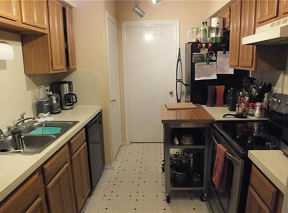 4th image of 1030 Park Ave