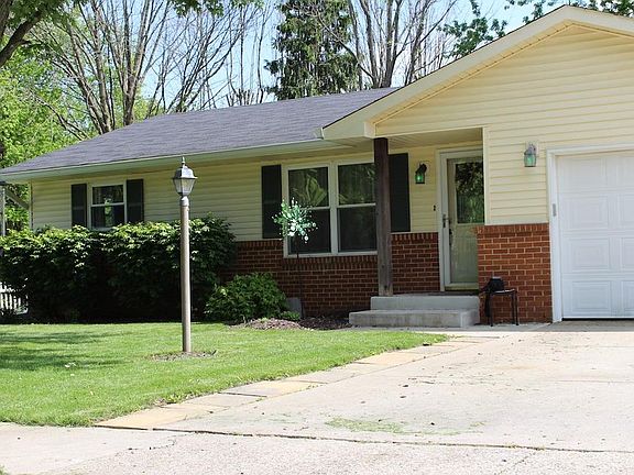 4th image of 908 Brooks Dr