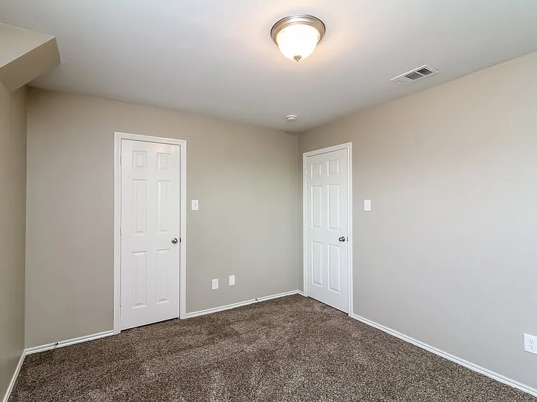 1204 Seneca Pl — Photo 13