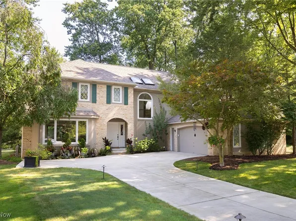29688 Hilliard Oak Ln, Westlake, OH 44145