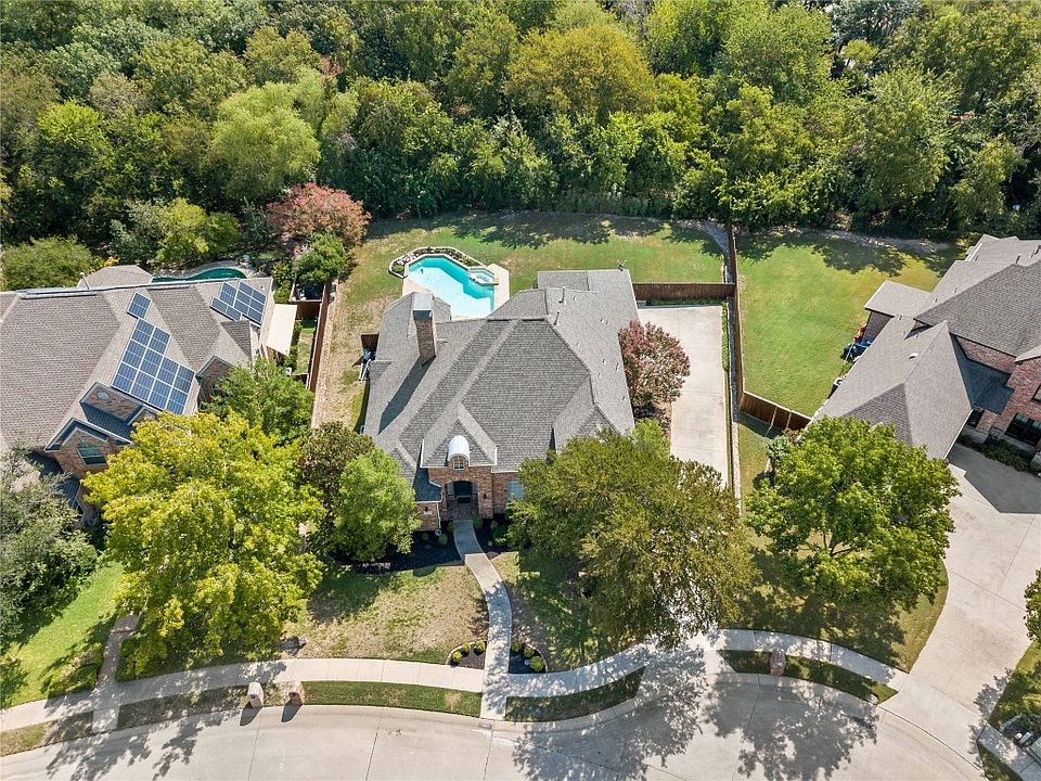 1st image of 615 Fallen Branch Dr
