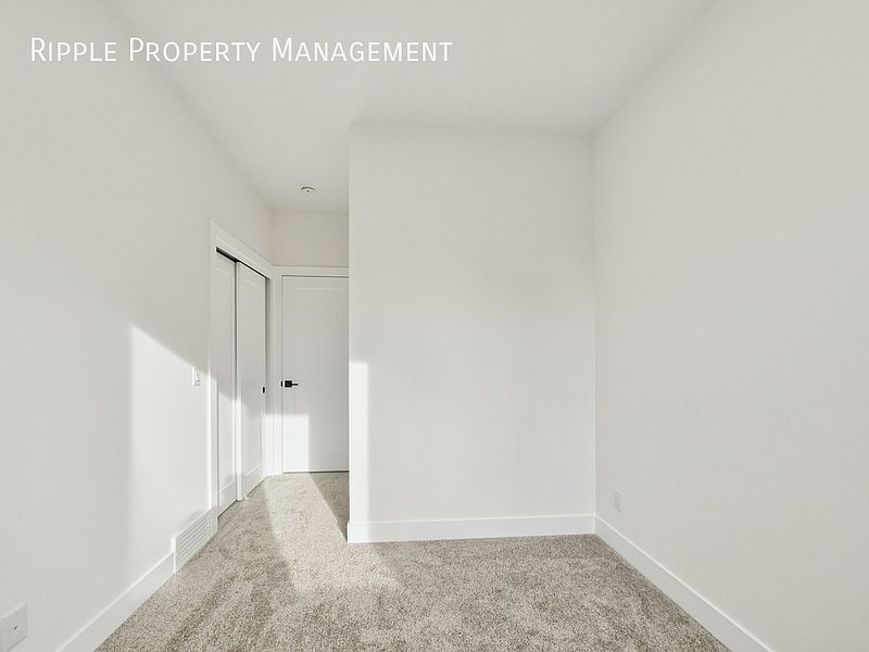 Calgary Townhouse for rent - 3 Bedrooms — photo 10