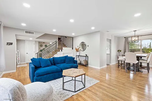 1870 Jeffrey Ave Photo 1