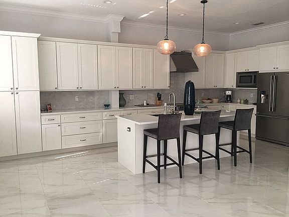 4th image of 1024 Grove Park Cir
