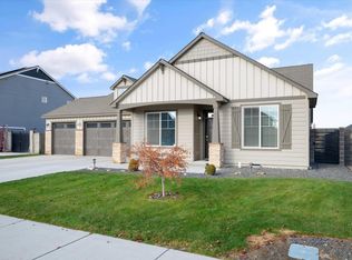 9809 Silverbright Dr, Pasco, WA 99301