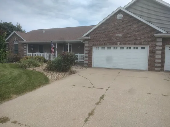 14735 109th Avenue Ct, Davenport, IA 52804