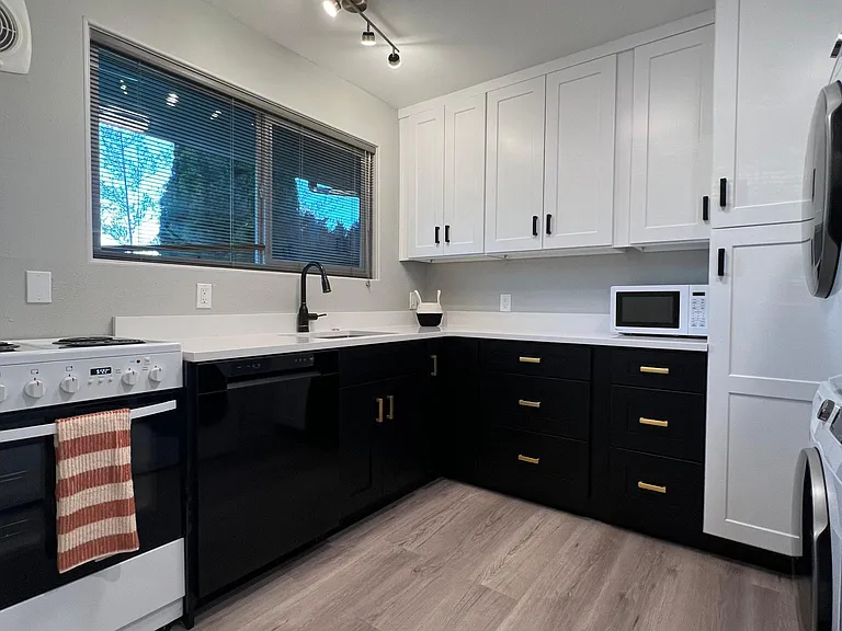 3417 NW Market St — Photo 12