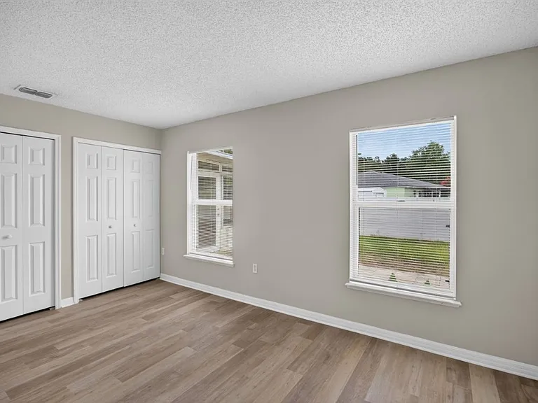 1845 Saga Ct — Photo 24