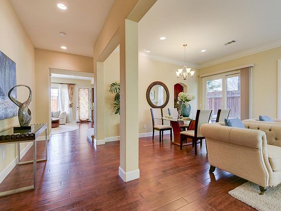 2nd image of 2055 Heather Glen Dr