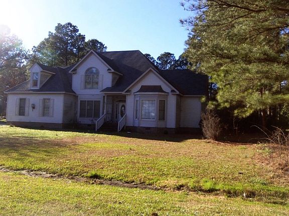 2nd image of 2720 Royal Dr