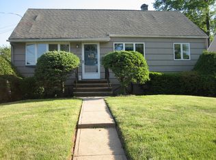 35 S McKinley Ave, Iselin, NJ 08830