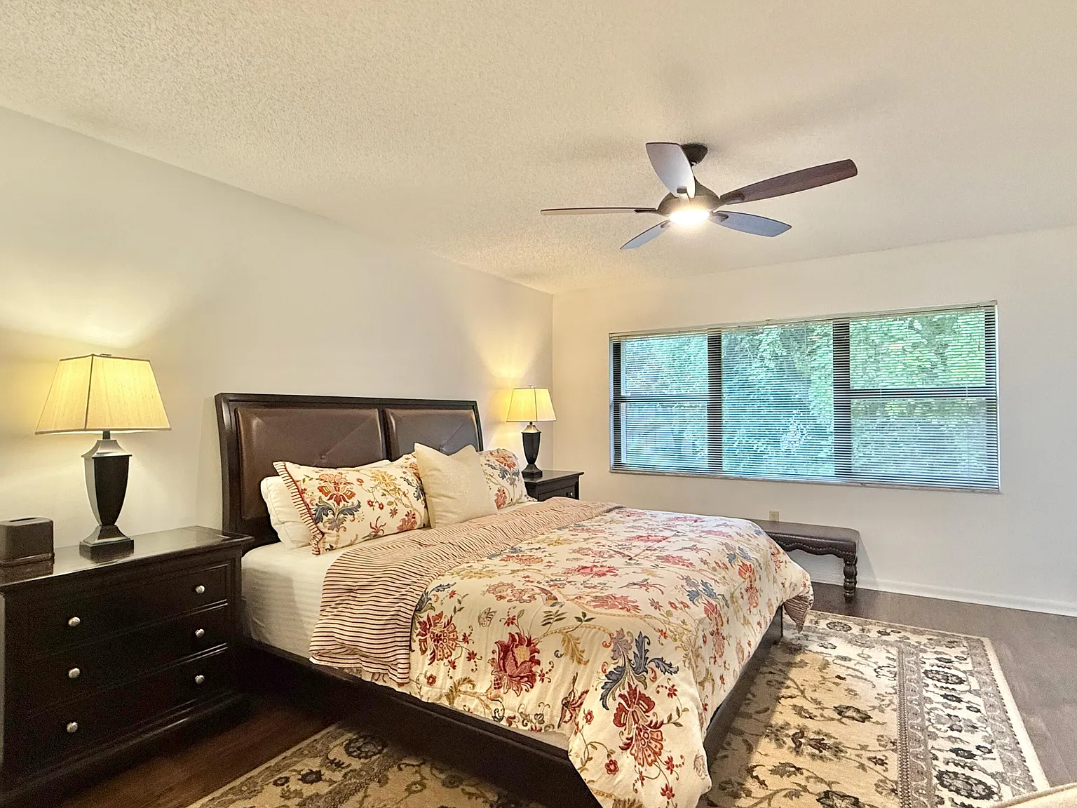 2 bed, 2.0 bath, 1388 sqft, $6,250 — Photo 4