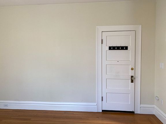 5th image of 2299 Green St #2