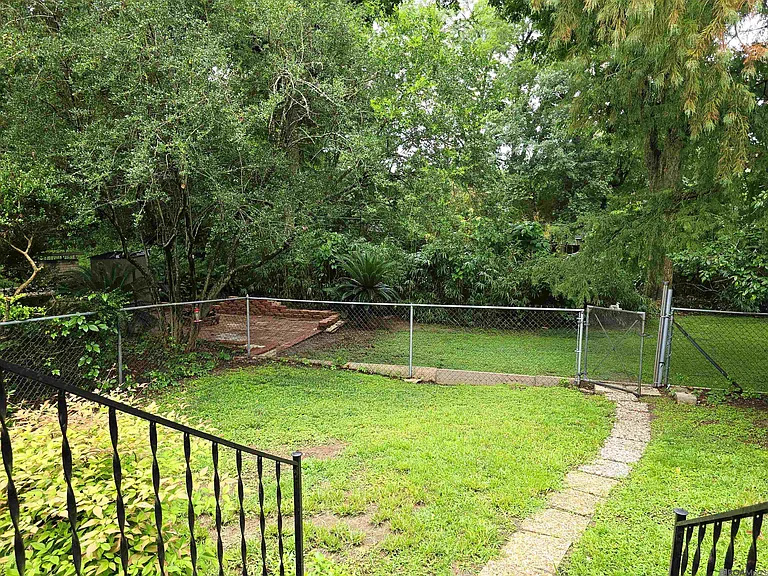 2044 Ovid St — Photo 16