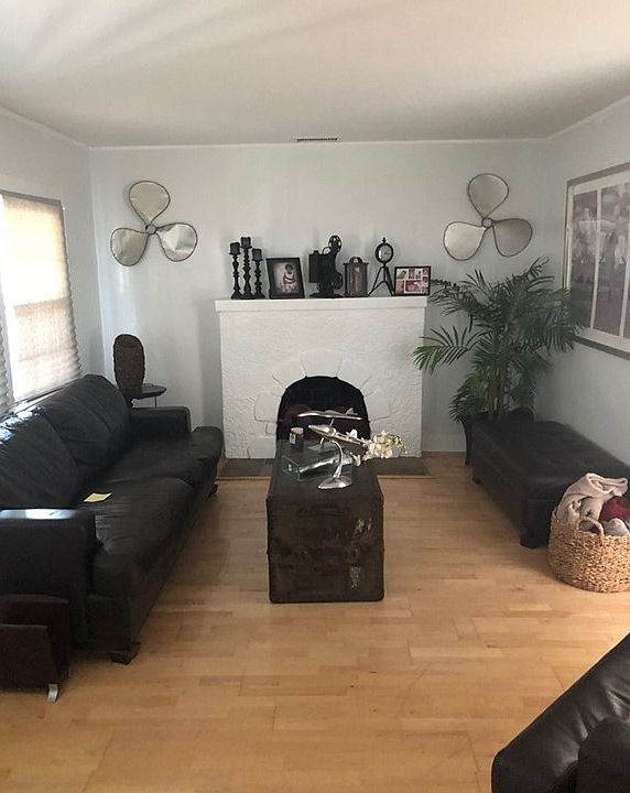 1st image of 3003 W 79th St