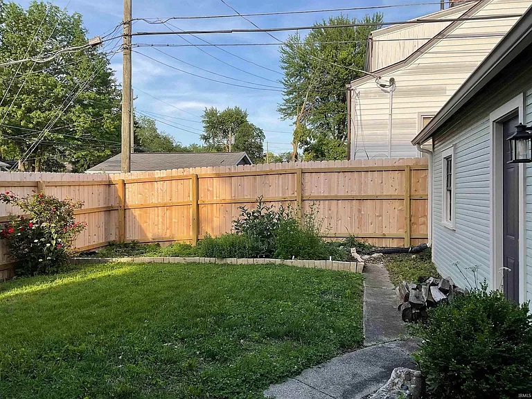 3621 Hoagland Ave — Photo 15