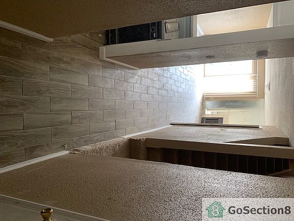 5th image of 8652 Victorian Village Dr #8652