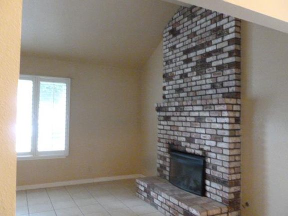 5th image of 3621 Merrifield Ave