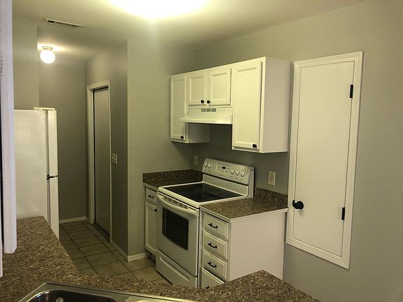 4th image of 884 S Erika Ave #1