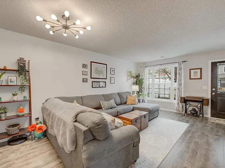 360 Wilderness Dr — Photo 3
