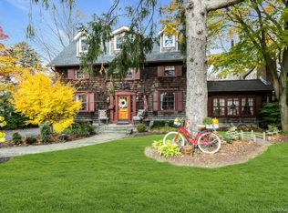 105 Academy St, Bayport, NY 11705