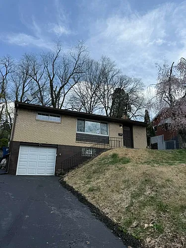 424 Collins Dr Photo 1