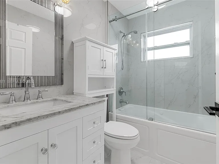 10900 NW 18th Ct — Photo 38