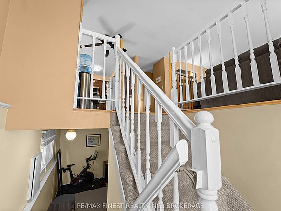 3rd image of 102 Grenadier Dr
