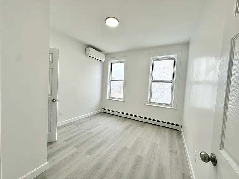 7119 19th Ave #2F — Photo 2