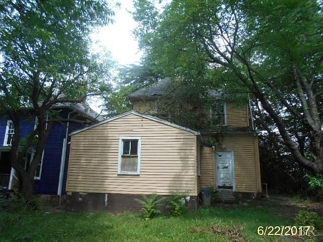 2nd image of 1121 Rivermont Ave