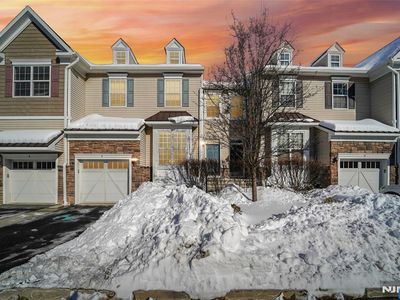 8 Masterson Ct, Waldwick, NJ, 07463