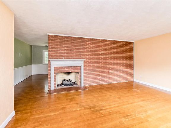 2nd image of 4 Bramston Dr