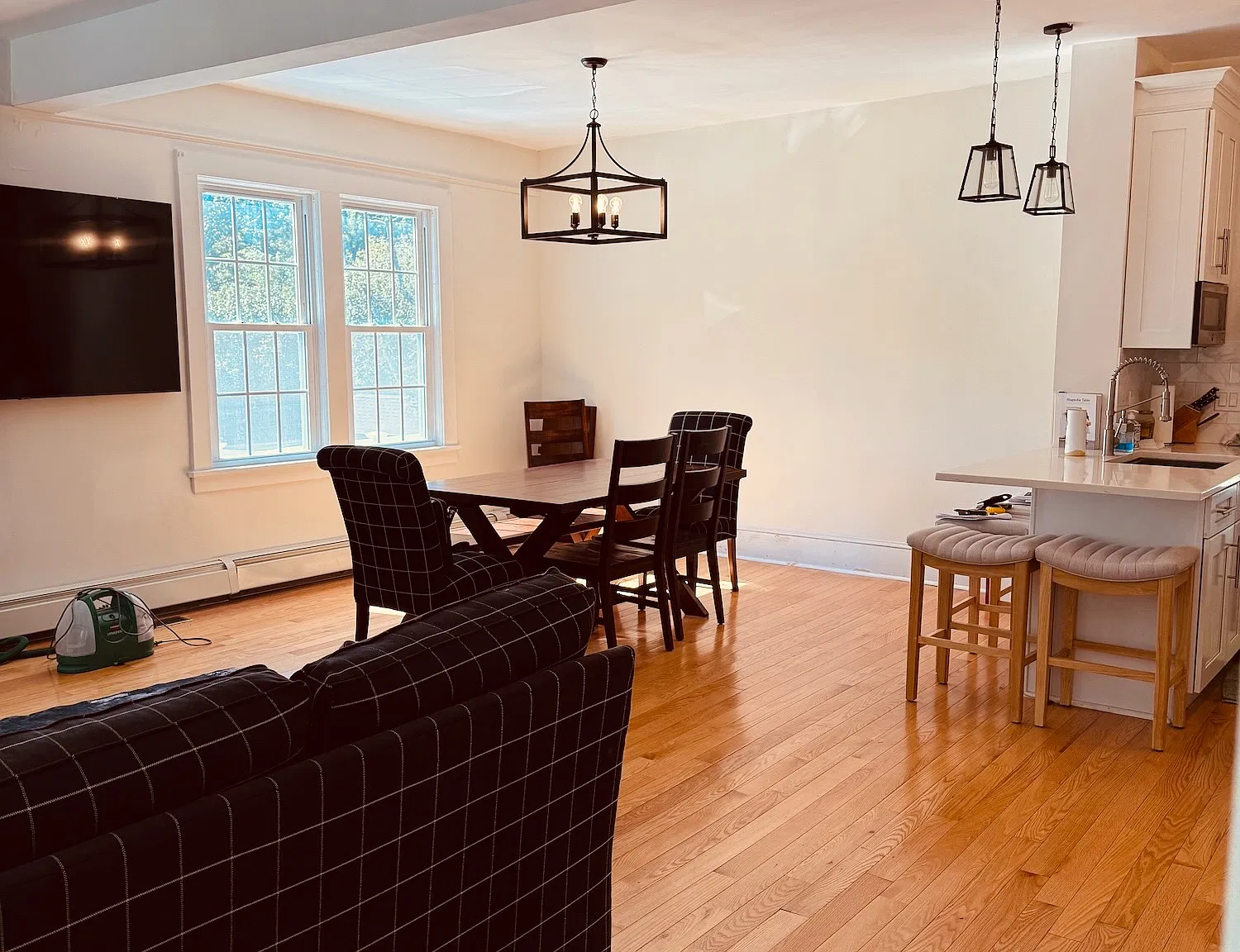 3 bed, 1700 sqft, $6,400 — Photo 2