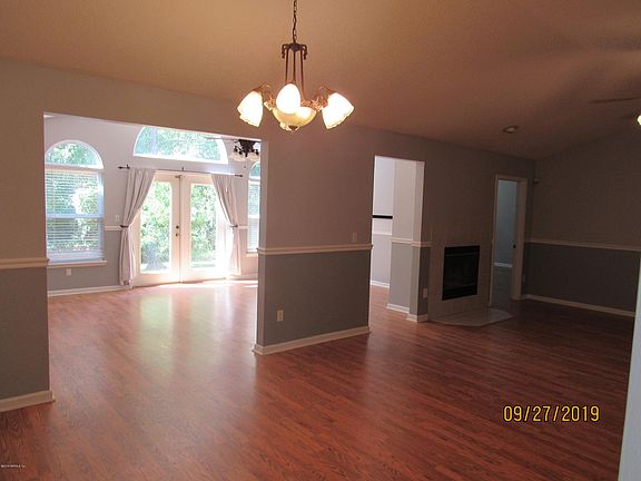 4th image of 4458 Cobblefield Cir W