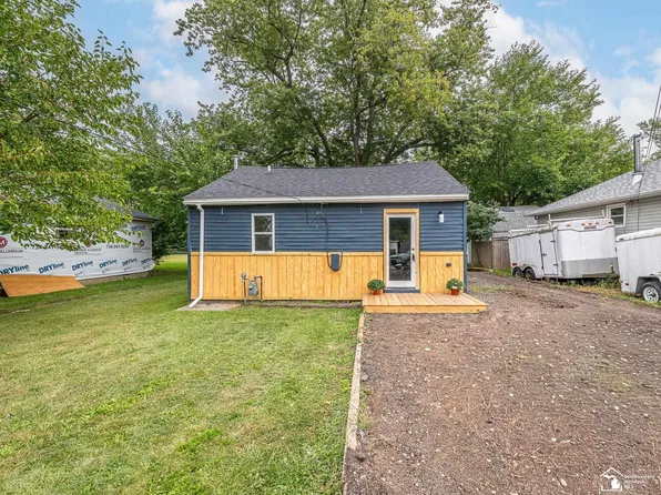 4516 Huron St, Newport, MI 48166