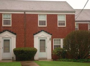 23 Arnold Way, West Hartford, CT 06119