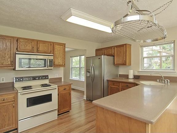 2nd image of 15 Bryant Blvd