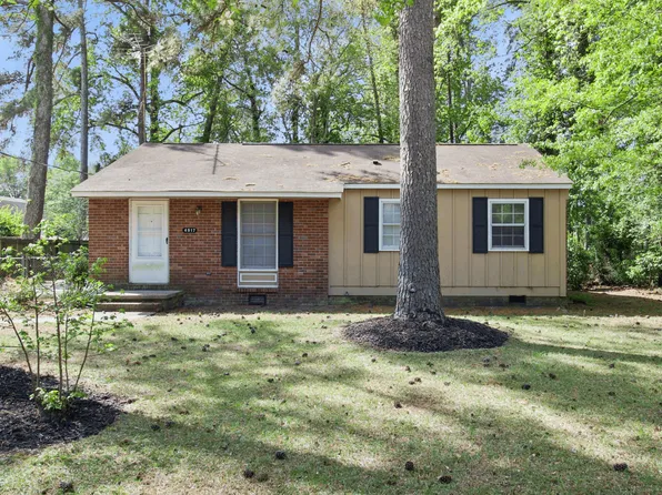4917 Ashton Rd, Fayetteville, NC 28304