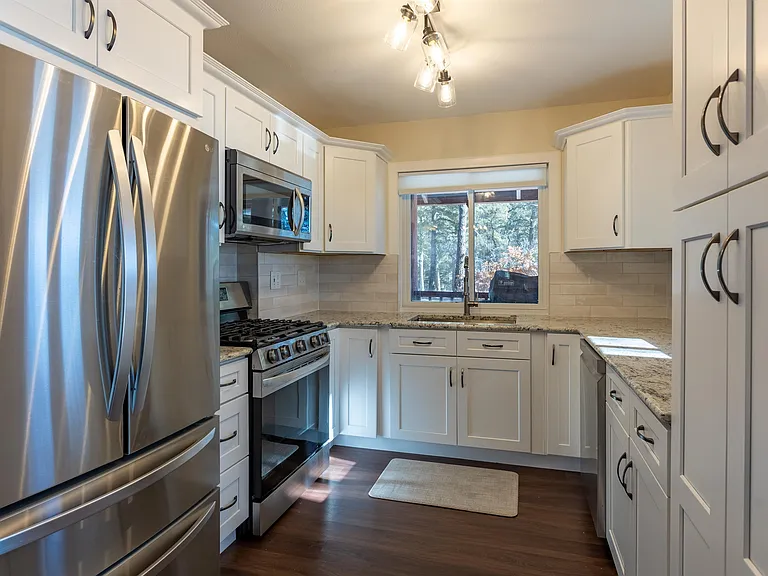1810 Shenandoah Dr — Photo 12