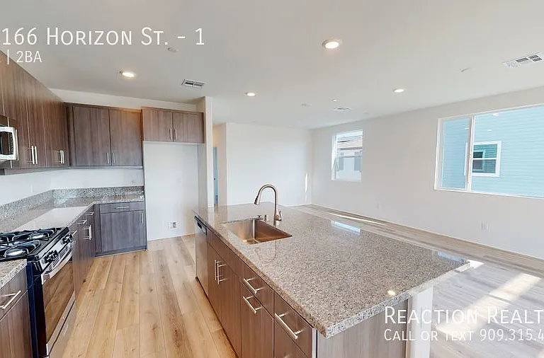 15166 Horizon St #1 — Photo 4