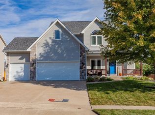 12211 Winston Ave, Urbandale, IA 50323