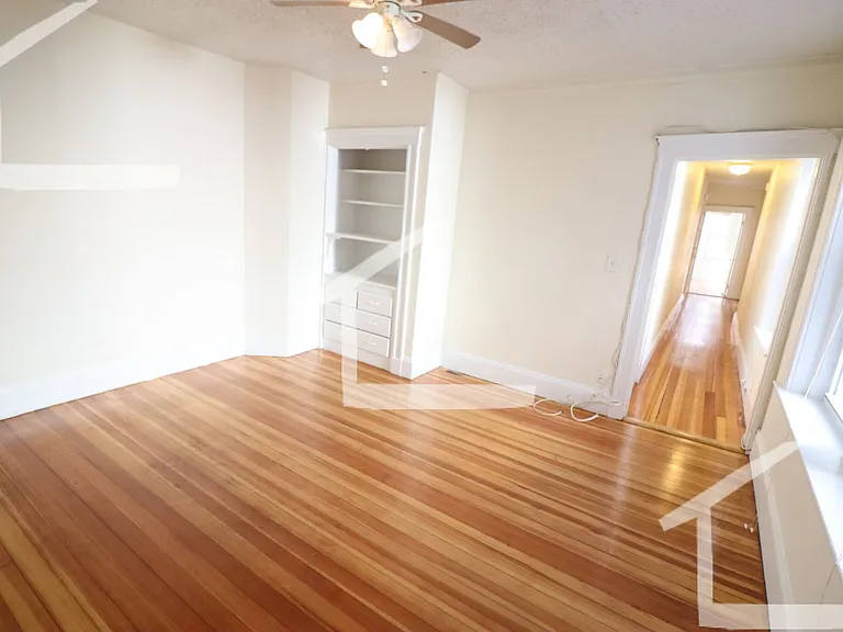 6 Barrows St #4 — Photo 2