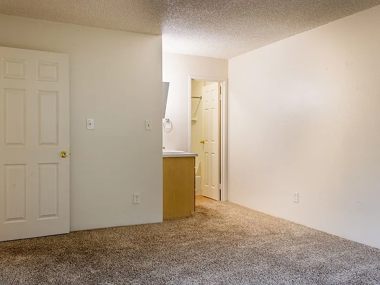Big Horn Apartments — Photo 32