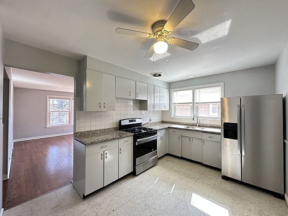 3rd image of 9056 Lamon Ave #S3